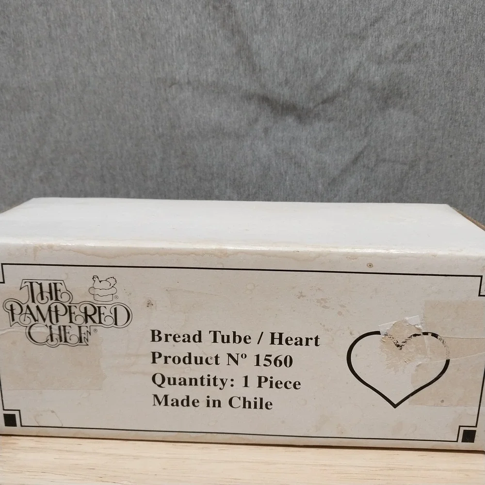 Pampered Chef Heart Bread Tube Vintage 1560 Silver